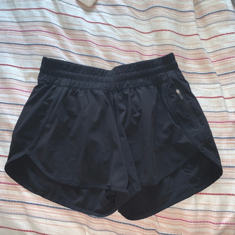 women’s lululemon tracker V short 4”